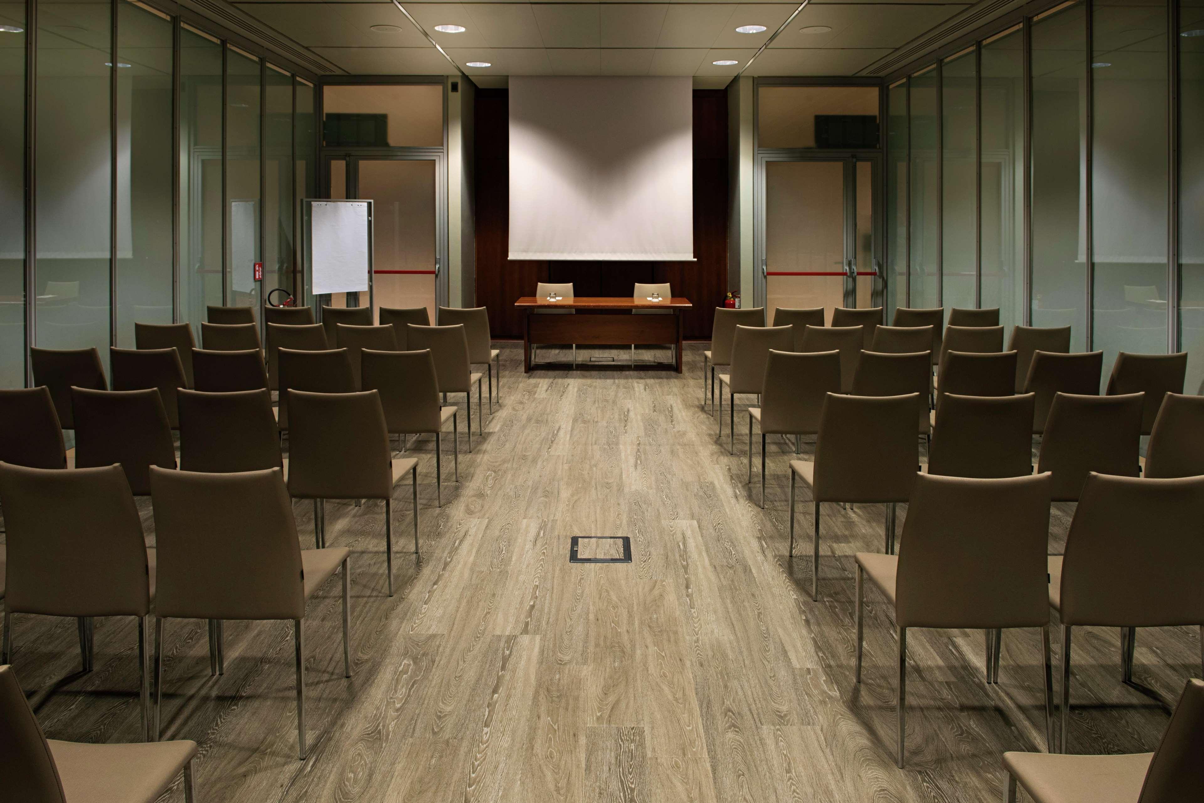 Doubletree By Hilton Turin Lingotto Hotel Exterior photo