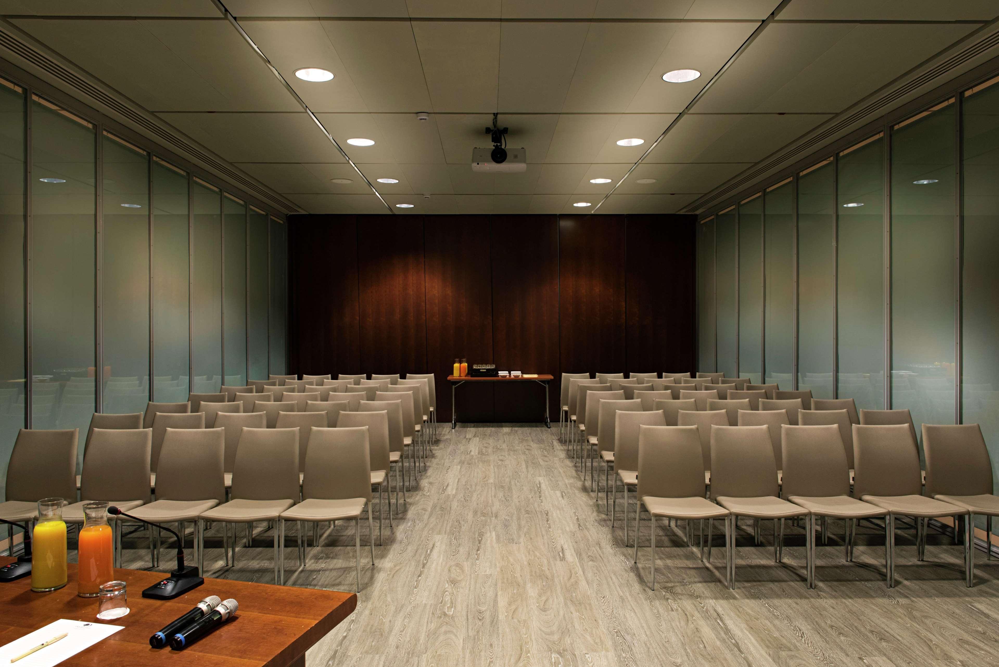 Doubletree By Hilton Turin Lingotto Hotel Exterior photo