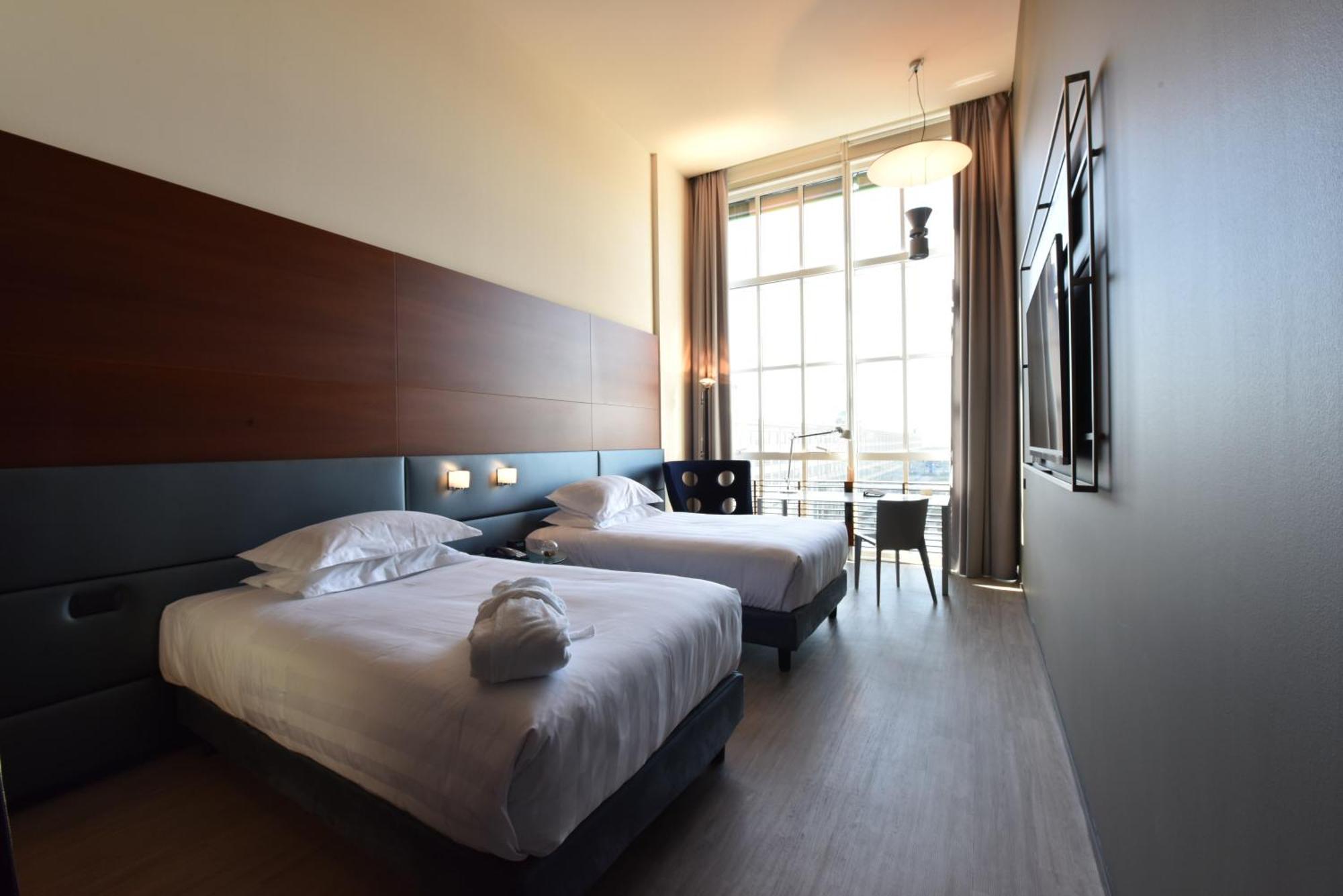 Doubletree By Hilton Turin Lingotto Hotel Exterior photo