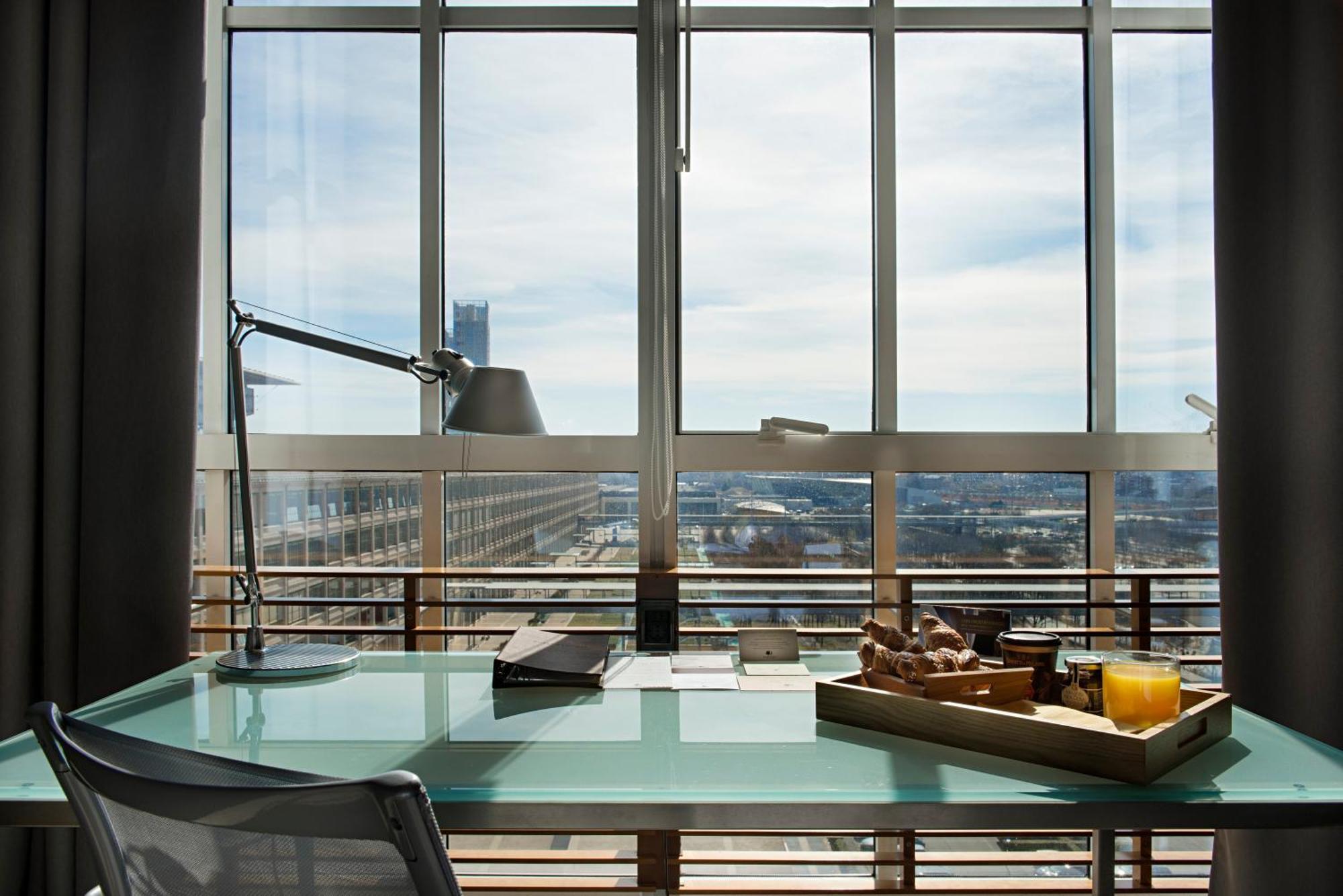 Doubletree By Hilton Turin Lingotto Hotel Exterior photo