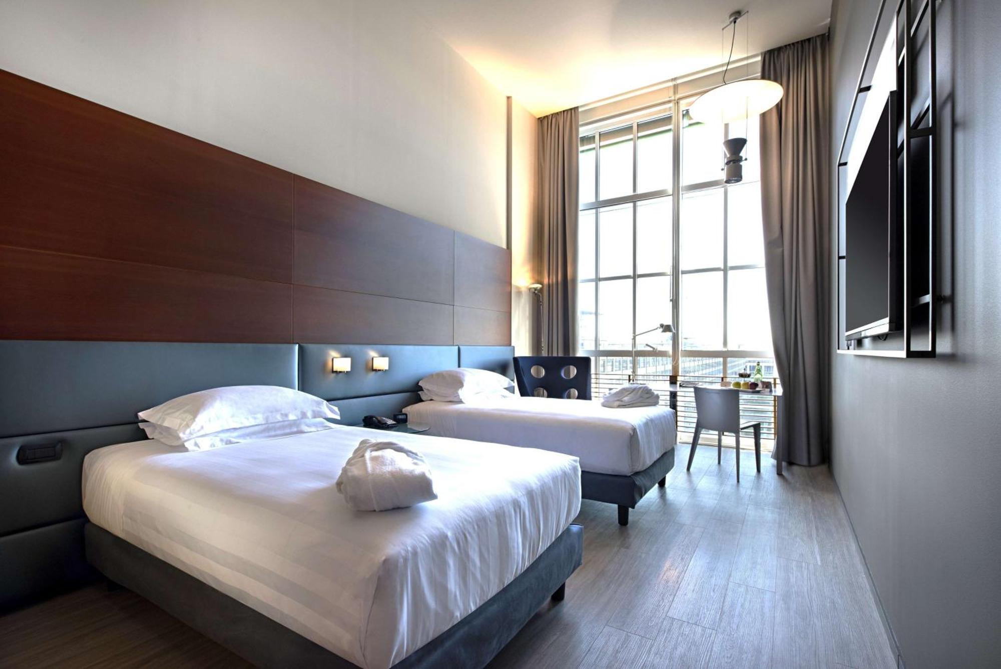 Doubletree By Hilton Turin Lingotto Hotel Exterior photo