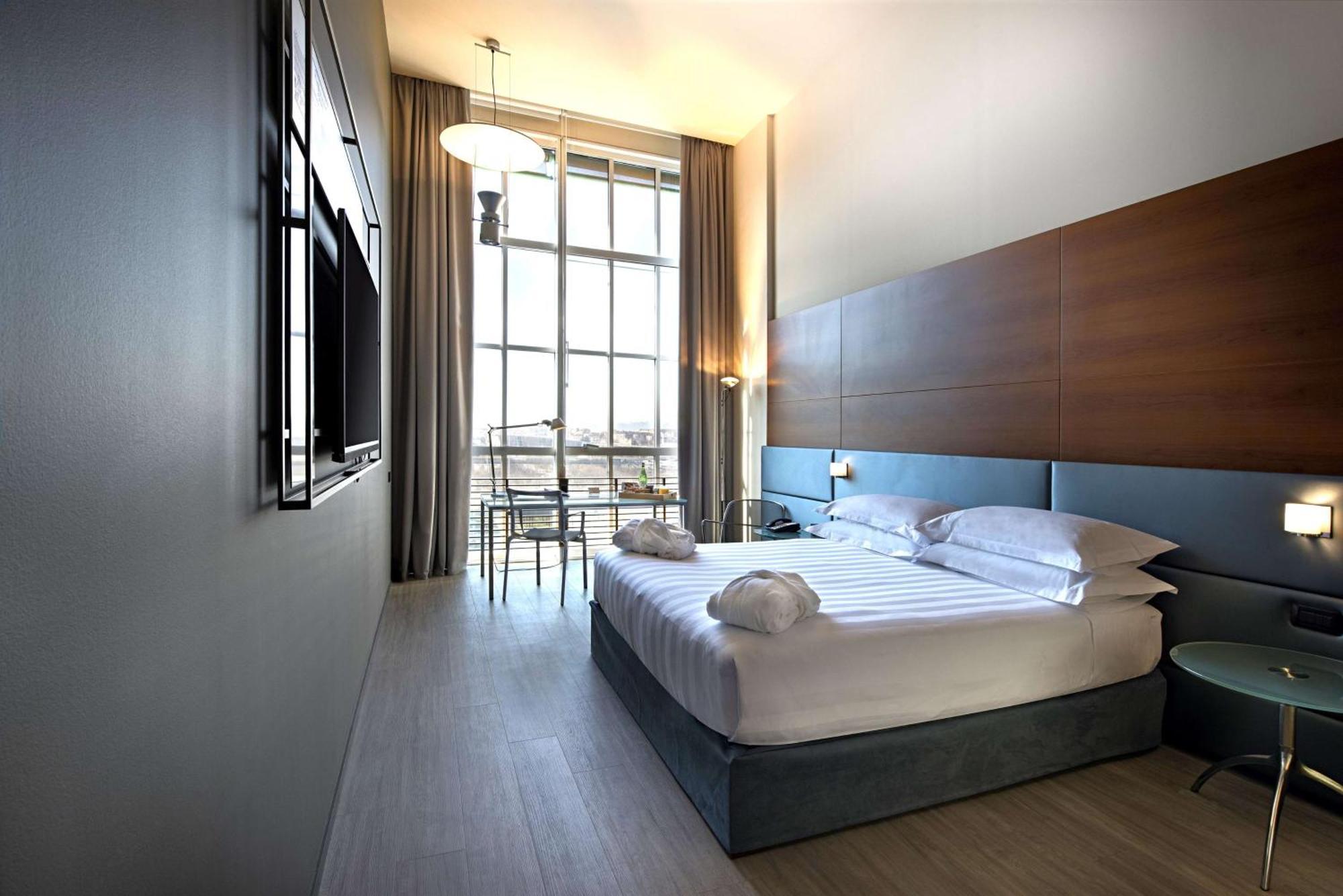 Doubletree By Hilton Turin Lingotto Hotel Exterior photo